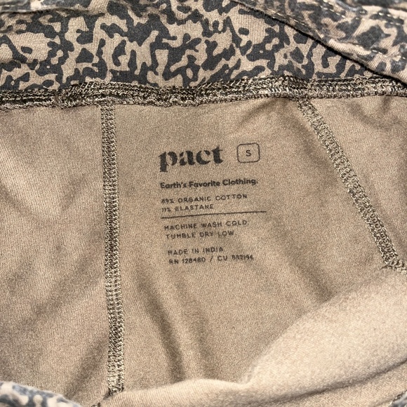 Pact Women’s Pocket Leggings - Small, leopard print - Picture 2 of 4